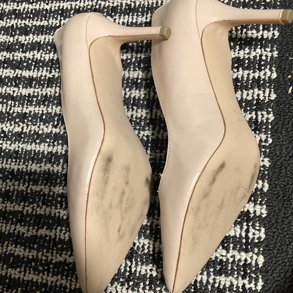 Point toe high heels - Picture 3 of 3
